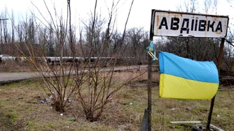 Прифронтова Авдіївка. Війна тривала і дикі акорди руйнації не давали місту супокою