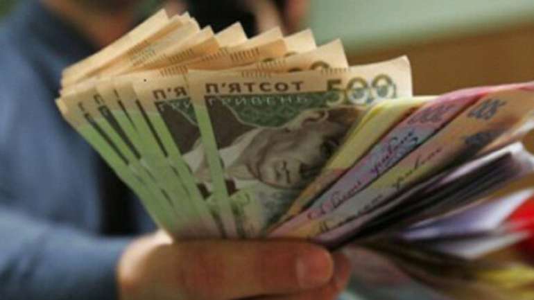 «Гроші до зарплати» заганяють українців у боргові ями