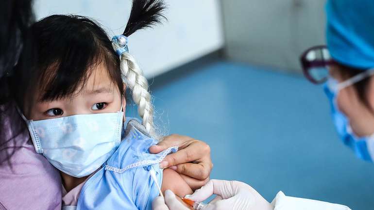 Влада КНР дозволила вакцинувати 3-річних