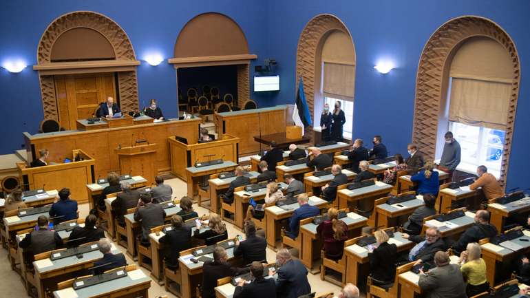 Естонські парламентарі прирекли братні фіно-угорські народи в РФ на смерть