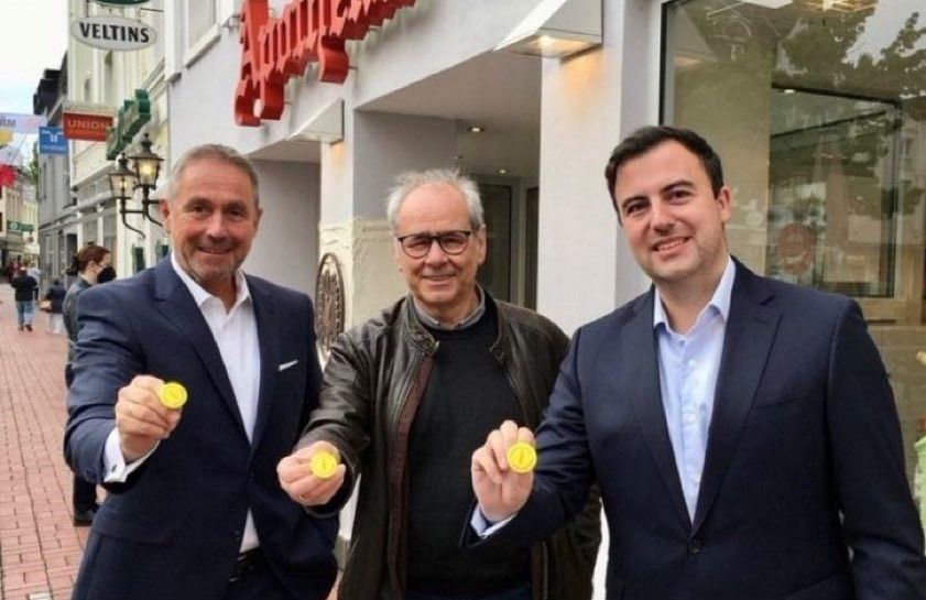 Вакцинований, слухняний, безпечний_1