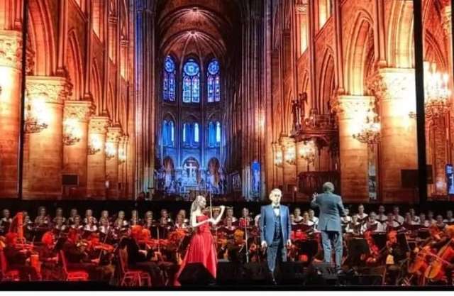 Українка АНАСТАСІЯ  ПЕТРИШАК — скрипалька, яка грає на скрипках Страдіварі та акомпанує Бочеллі_1