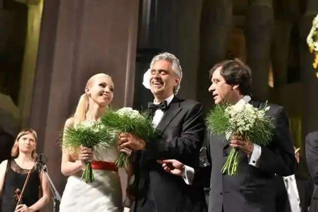 Українка АНАСТАСІЯ  ПЕТРИШАК — скрипалька, яка грає на скрипках Страдіварі та акомпанує Бочеллі_3