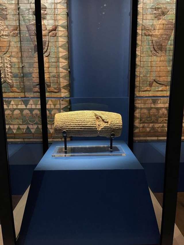 Маніфест Кира ІІ Великого у Британському національному музеї