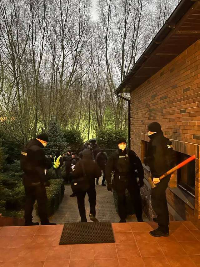 Обшуки в Іллі Киви
