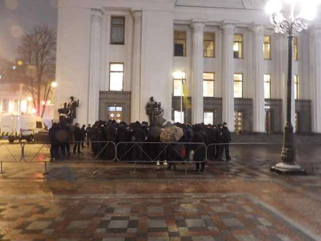 Ні, це фото не часів Революції Гідності - це Київ сьогодні._1