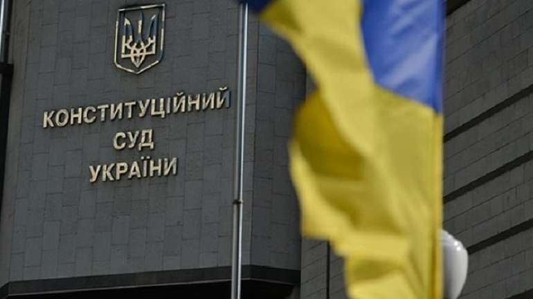 КСУ вказав Зеленському на його місце