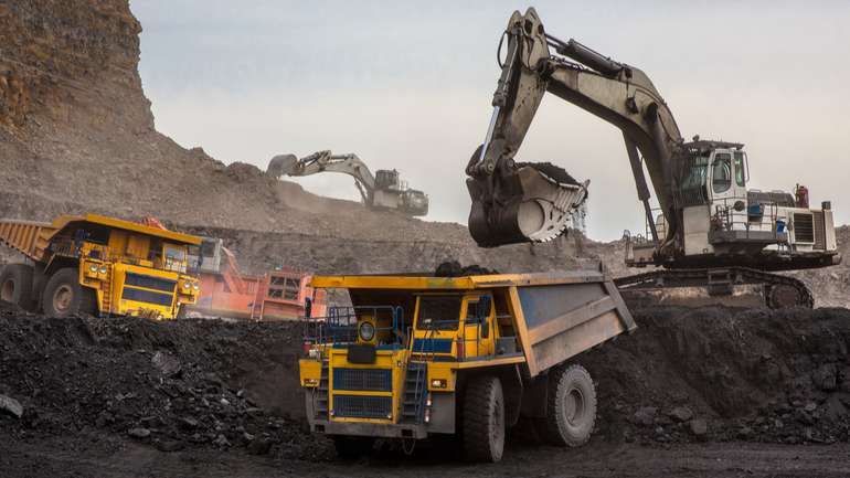 «Легалізований грабунок»: росіяни тоннами вивозять руду з України