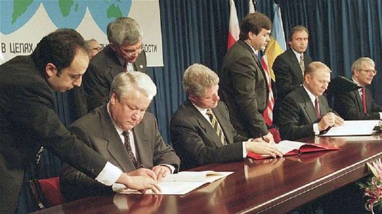 В цей день, 5 грудня 1994 року, Україна здійснила трагічну помилку — відмовилася від ядерної зброї