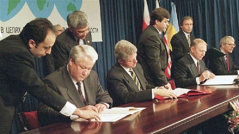В цей день, 5 грудня 1994 року, Україна здійснила трагічну помилку — відмовилася від ядерної зброї
