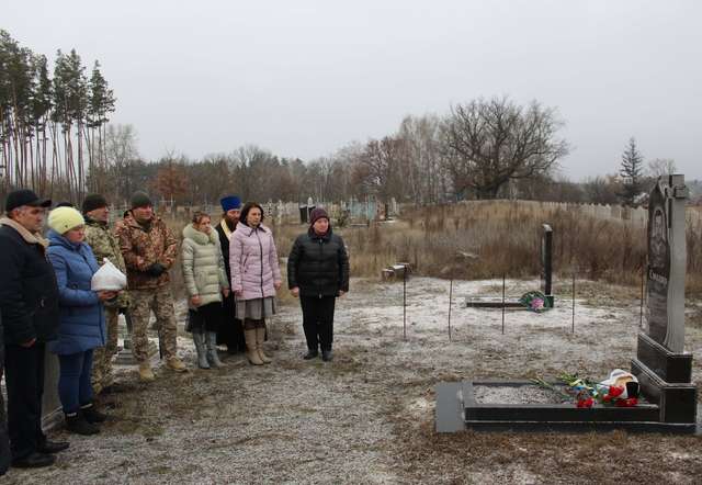 У селі на Полтавщині встановили меморіальну табличку загиблому бійцю ЗСУ_5