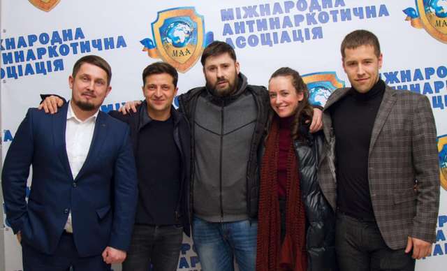 Слушай, зам министра с таким еб@**м как у меня, он один!_3
