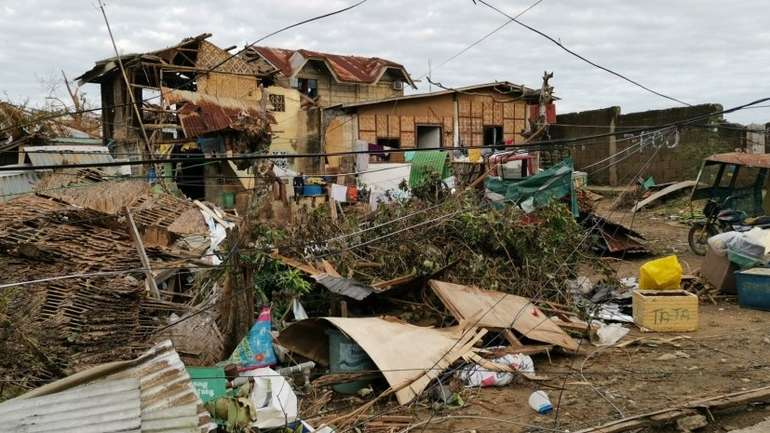 Офіційна кількість жертв від тайфуну на Філіппінах зросла до 375 осіб