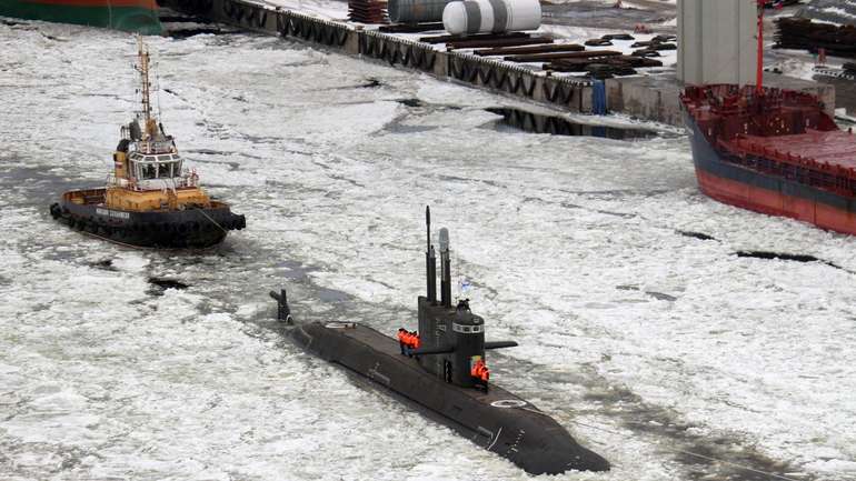 РФ випробовує в Балтійському морі субмарину, побудова якої тривала 16 років