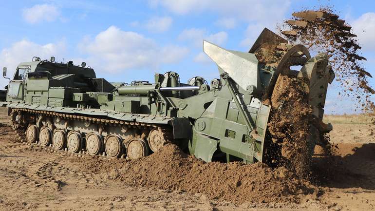 Для укріплення кордону на Сумщині залучено інженерні машини МДК-3