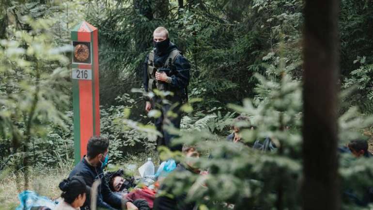 На білорусько-латвійському пограниччі затримали майже 100 нелегалів