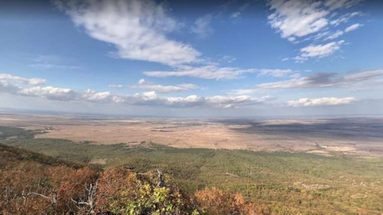 Вид на полігон «Старокримський» з гори Агармиш