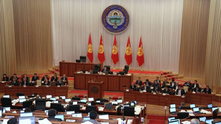 Парламент Кирґизстану схвалив інтервенцію у Казахстан
