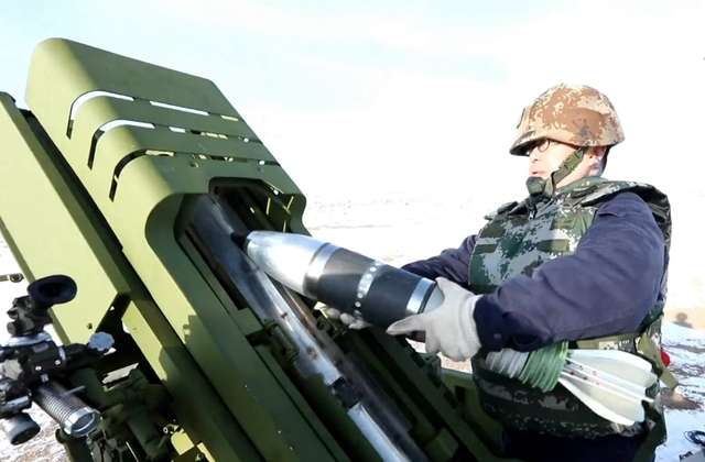 У Китаї показали новий 120-мм самохідний міномет_1