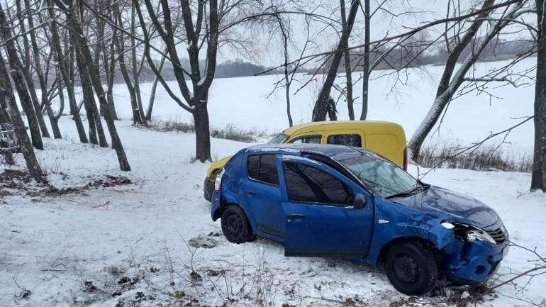 Слизькі дороги спровокували низку ДТП у Миргородському районі