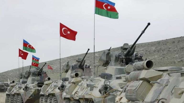 Азербайджан та Вірменія знову воюють, у хід пішла артилерія