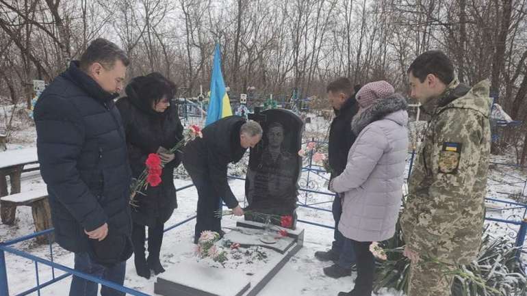 У Гребінці вшанували пам'ять земляка-кіборга