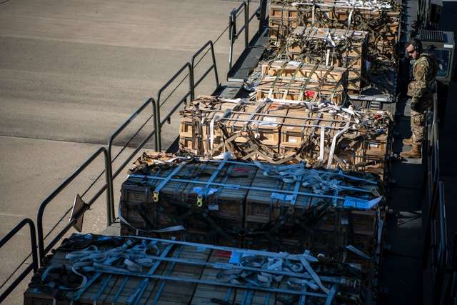 До України направляється друга партія летального озброєння від США_3