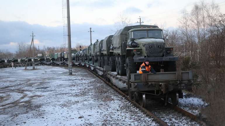 Росія відправила у Білорусь рекордну кількість військових ешелонів