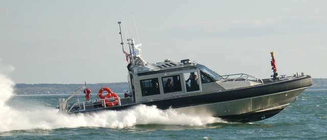 Швидкісний катер моделі «Defiant 38»