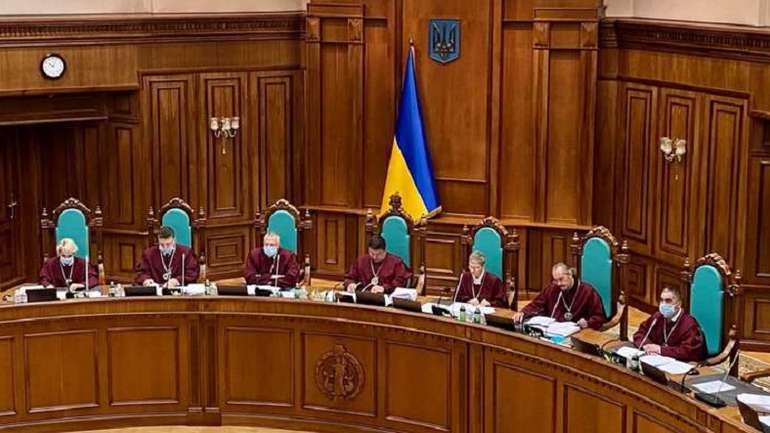 Адвокат Ростислав Кравець: Зе-влада зробить усе, щоби не дати працювати суддям КСУ