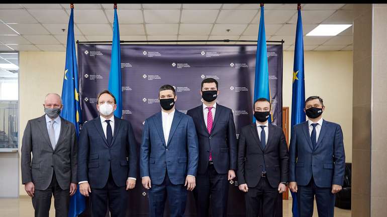 Державну службу спеціального зв’язку та захисту інформації відвідала делегація Євросоюзу на чолі з Комісаром ЄС із питань сусідства та розширення Олівером Варгеї