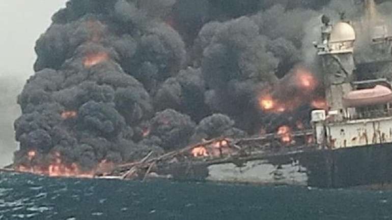 Біля берегів Нігерії вибухнуло судно з нафтою