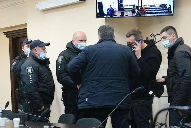 ВАКС відправив до в’язниці двох екссуддів-хабарників_5