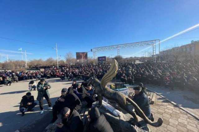 У Казахстані знову неспокійно – масово страйкують нафтовики_2