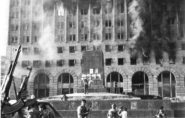 Сухумі палає