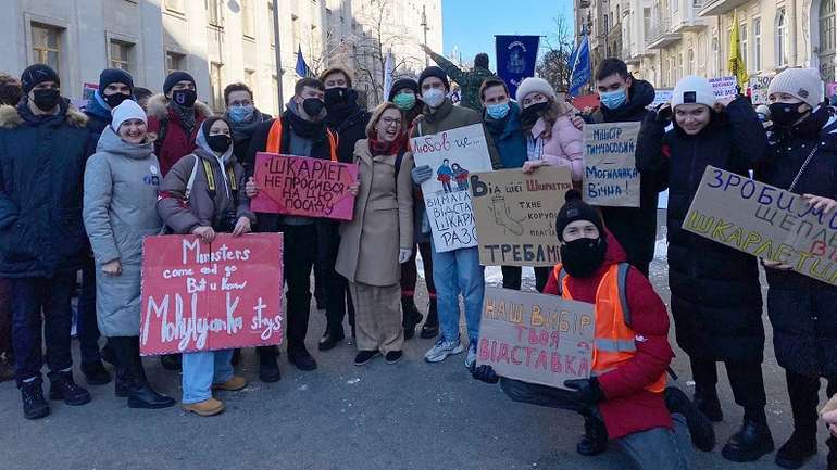 Вітчизняним соросятам не до війни, у них мітинги проти МОН