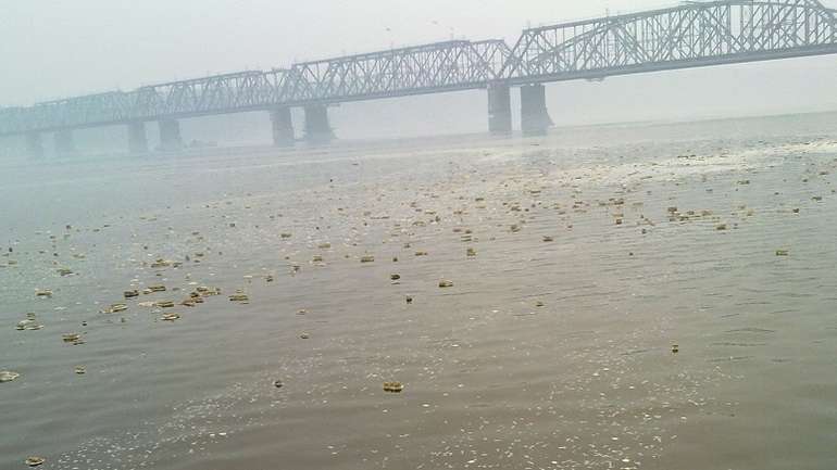 Московити перетворили величну Волгу на «чорнобильський відстійник»