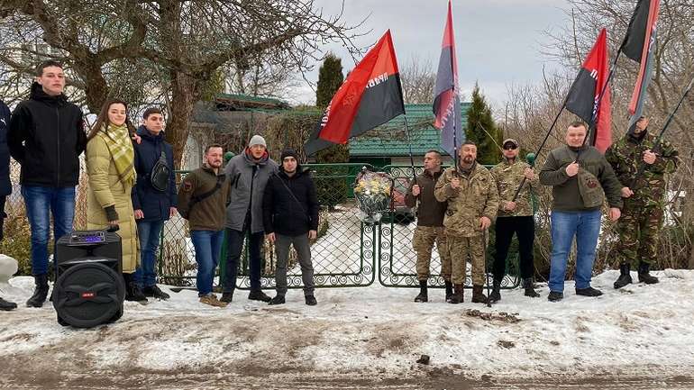 «Правий сектор» завітав до агентів ФСБ у рясах на Тернопільщині