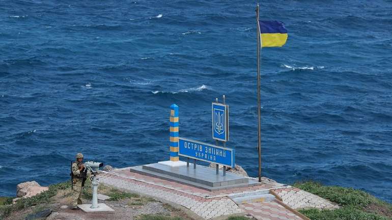 Бій за острів Зміїний – новітні українські Фермопіли