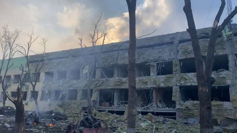 Ординські окупанти бомбили дитячу лікарню і пологовий будинок в Маріуполі