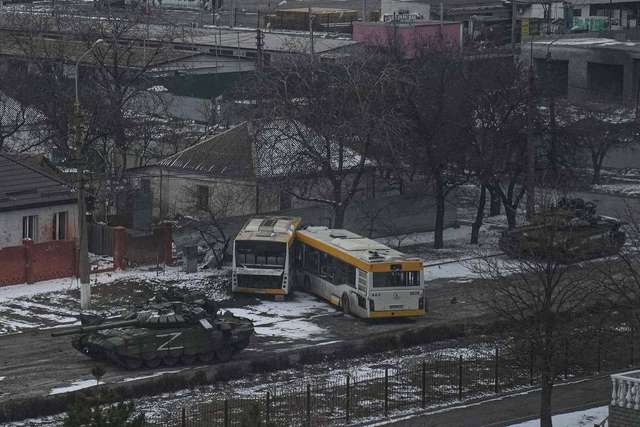 Маріуполь бореться за життя прямо зараз