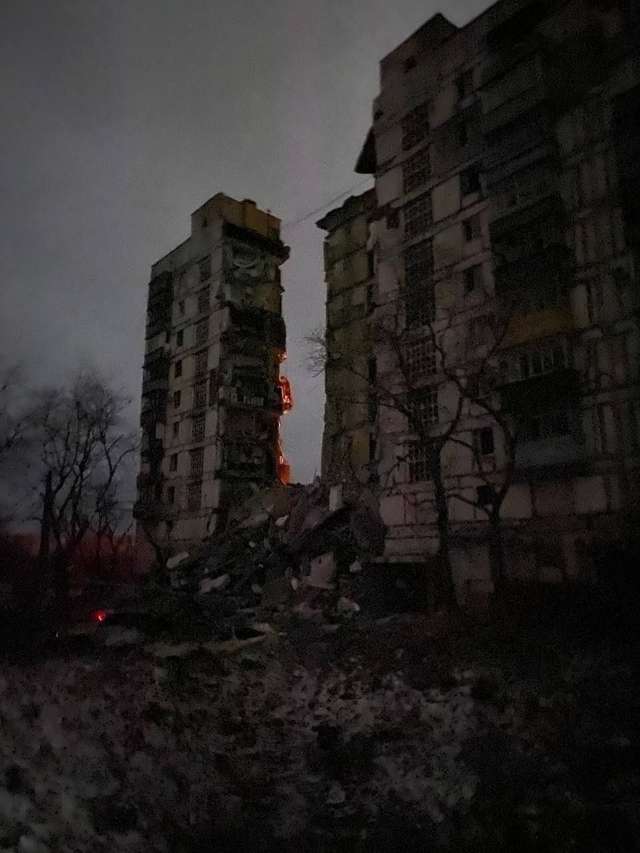 Маріупольці закликали невідкладно деблокувати місто_3