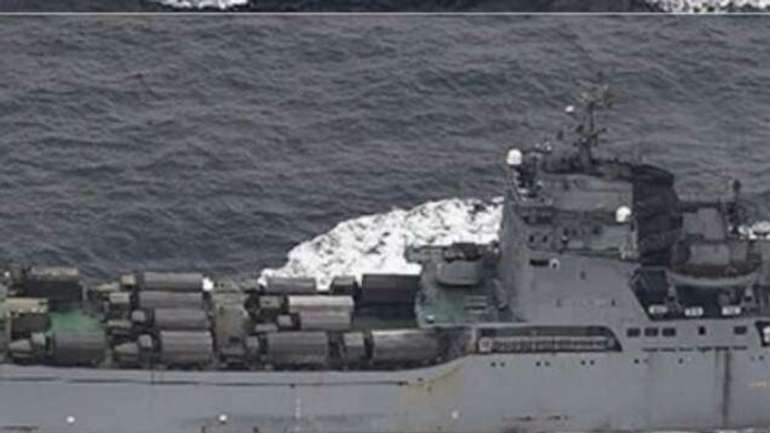 Японія зафіксувала у своїх водах військові кораблі московії з технікою