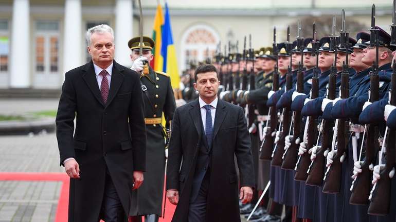 Світ має ізолювати рф цілком і повністю, – президент Литви