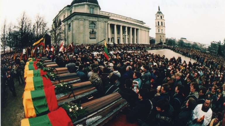 Литва планує засудити Горбачова за Вільнюську трагедію 31 річної давнини