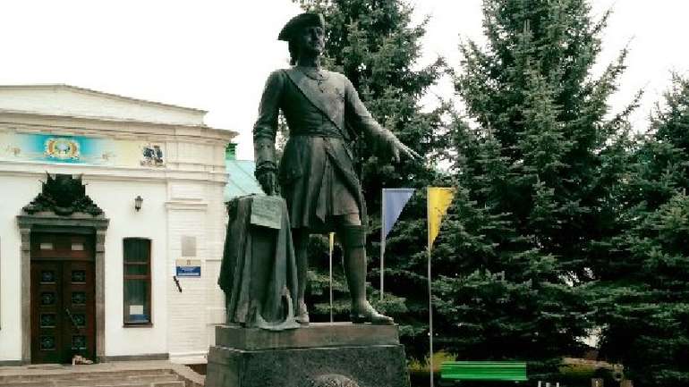 Війна як час для остаточної деколонізації Полтави