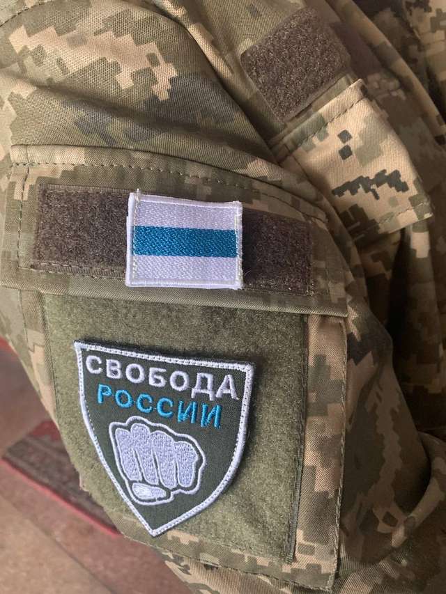 Бійцям підрозділу “Свобода Росії” видали українську форму_3
