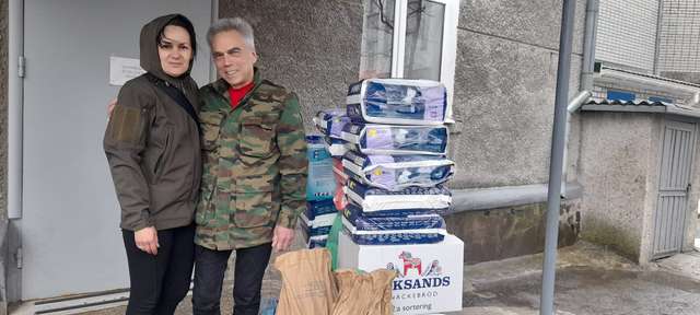 Коли країна потребує допомоги - об'єднуються представники різних національностей та віросповідань._13