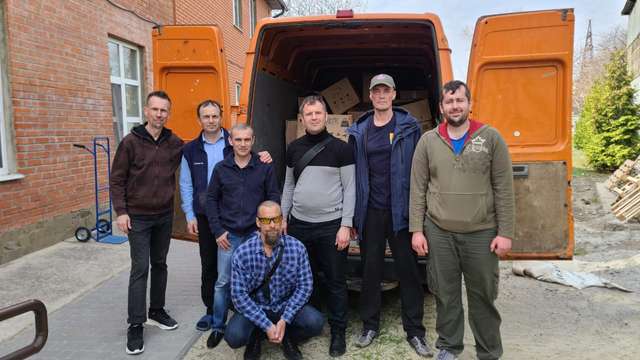 Коли країна потребує допомоги - об'єднуються представники різних національностей та віросповідань._1