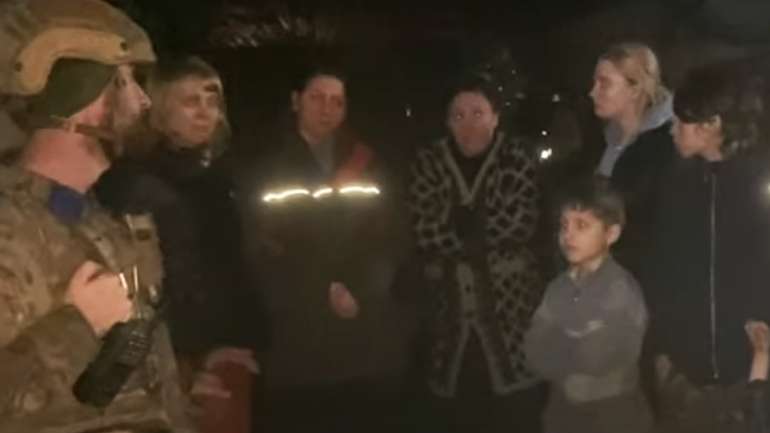 Маріупольці закликали світ зупинити терор путінських солдатів-убивць